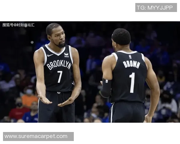 贾米森如何在防守中破解姚明的进攻威胁与技巧分析