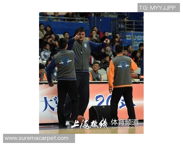 陈刚与姚明的友谊之路:从篮球场到人生舞台的精彩故事 陈刚与姚明的友谊之路:从篮球场到人生舞台的精彩故事