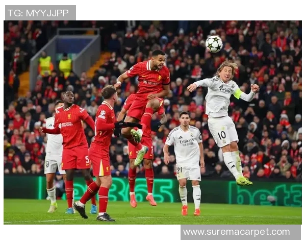 本菲卡狂胜利物浦6-2友谊赛激战引发全场热烈反响