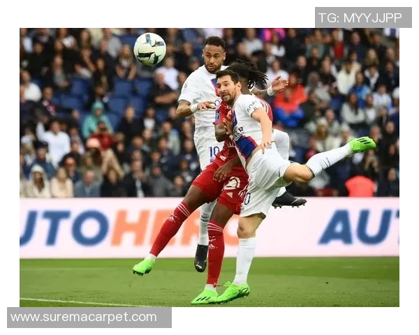 国王杯精彩对决巴黎圣日耳曼小胜那不勒斯引发全场热议